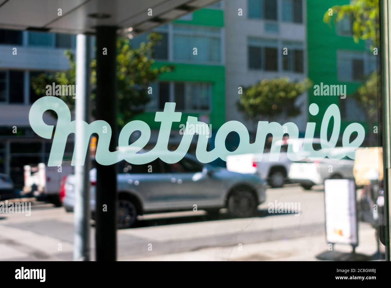 Metromile Schild am Eingang des Firmenhauptsitzes im Silicon Valley. Metromile ist Autoversicherung Startup, das Pay-per-mile Versicherung und ein Fahren bietet Stockfoto