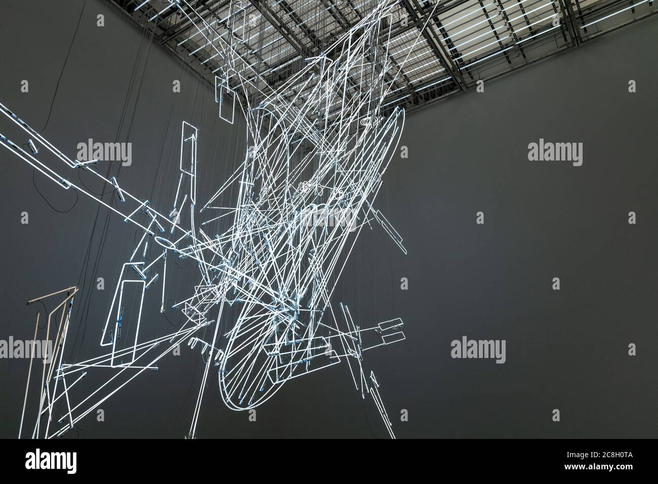 'Kein Bereich des Denkens… No Field of Vision' Ausstellung von Cerith Wyn Evans in der White Cube Bermondsey Gallery, London, Großbritannien Stockfoto