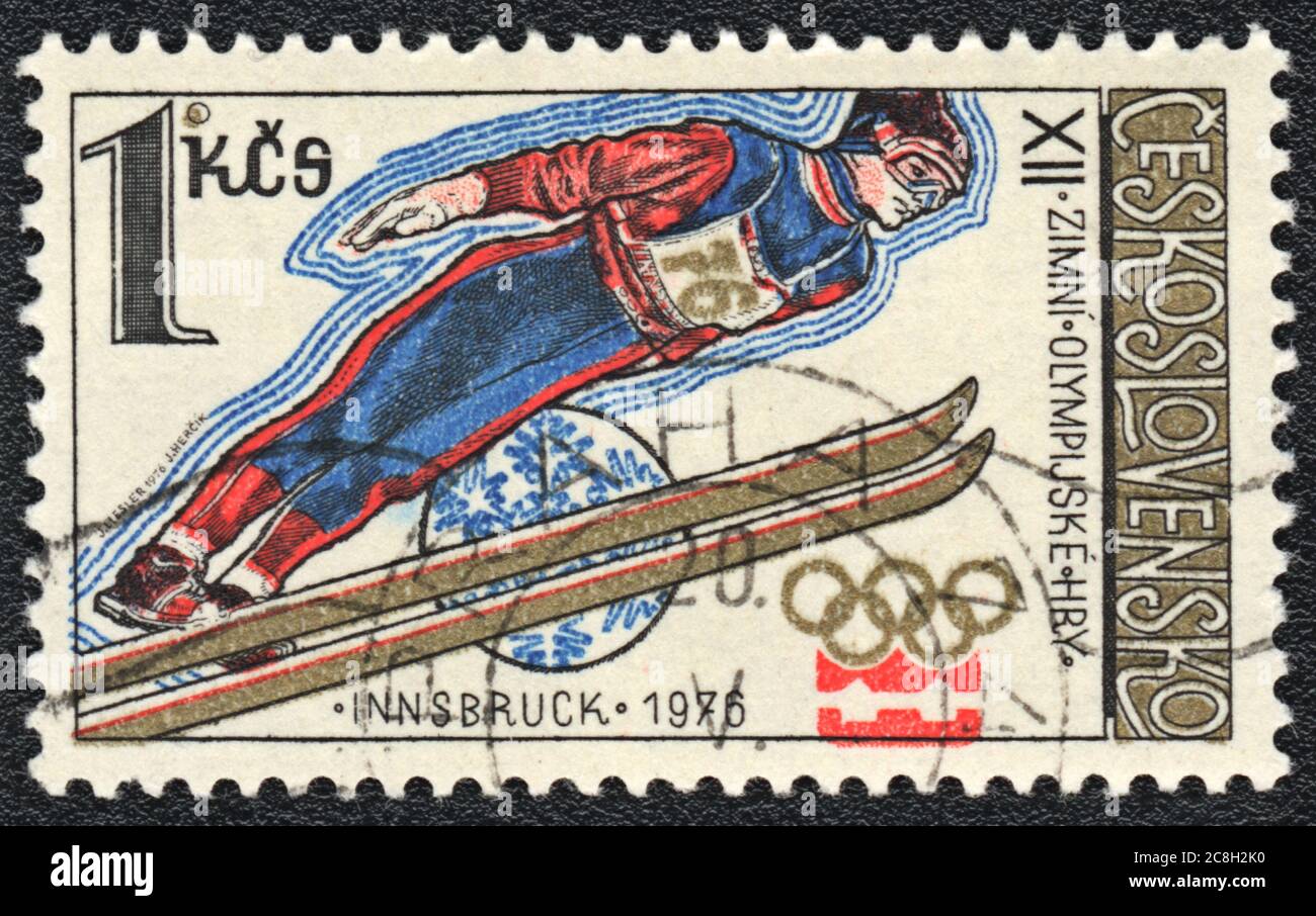 Briefmarke. Skispringen XII Olympische Spiele in Innsbruck, Tschechoslowakei, 1976 Stockfoto