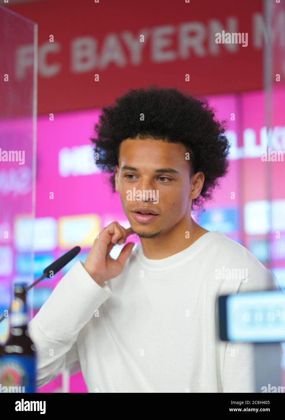 München, 23. Juli 2020. FC Bayern München Fußballverein Pressekonferenz und Präsentation des neuen Spielers Leroy SANE, FCB 10 Fotograf: Peter Schatz Stockfoto