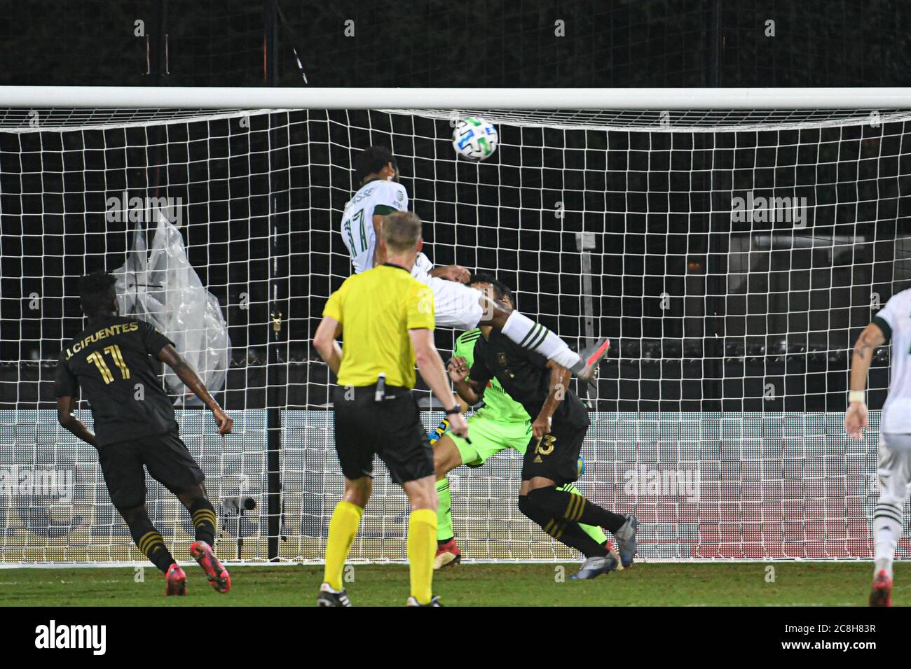 Orlando Florida USA . Juli 2020. Portland Timbers Forward Ebobisse, Jeremy #17 macht einen Kopfball, um während der MLS is Back Turnier bei ESPN Wild World of Sport in Orlando Florida USA Punkten. Bildnachweis: Marty Jean-Louis Stockfoto