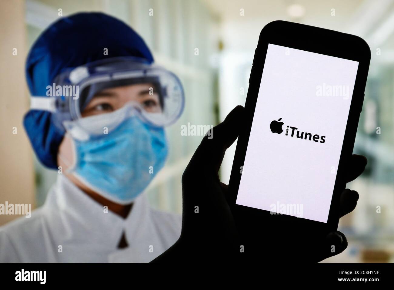 In dieser Abbildung ist ein Apple iTunes Logo auf einem Smartphone zu sehen. Stockfoto