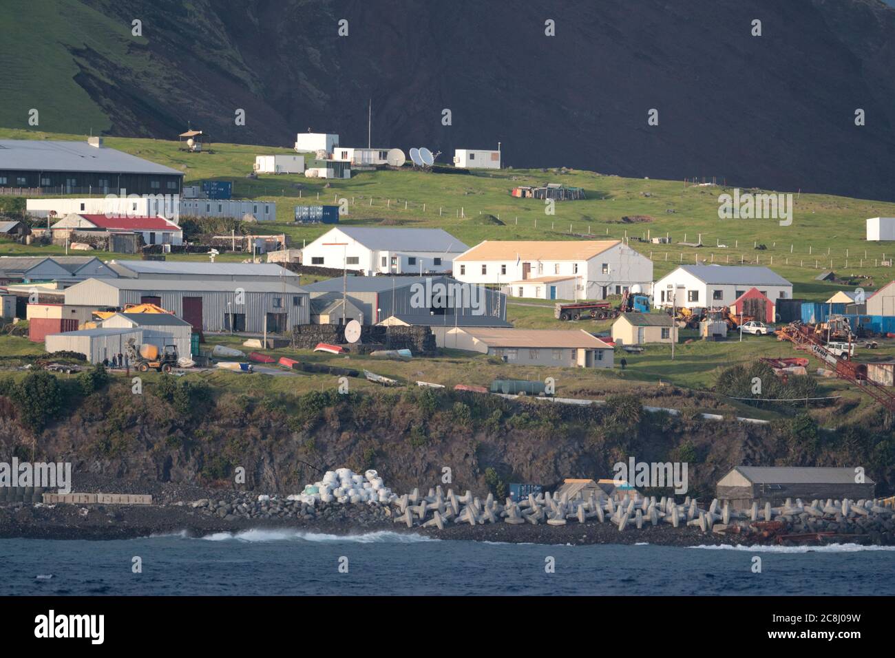 Edinburgh of the Seven Seas, from the Sea, Tristan Da Cunha Island, South Atlantic, 12. April 2018 Stockfoto