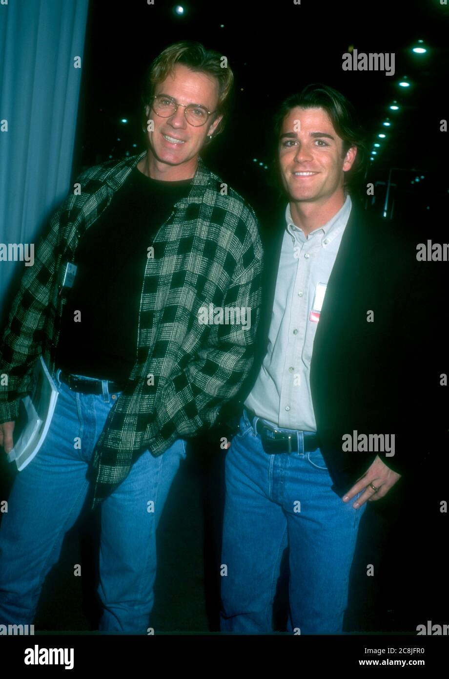 Las Vegas, Nevada, USA 23. Januar 1996 (L-R) Schauspieler/Sänger Rick Springfield und Schauspieler Yannick Bisson nehmen am 23. Januar 1996 als Las Vegas Convention Center in Las Vegas, Nevada, USA, an der VSDA Convention Teil. Foto von Barry King/Alamy Stockfoto Stockfoto