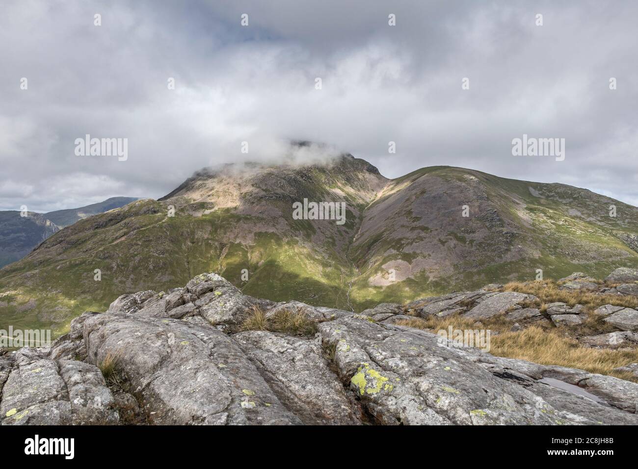 Great Gable und Green Gable vom Gipfel des Seathwaite Fell, Lake District, Cumbria, Großbritannien Stockfoto