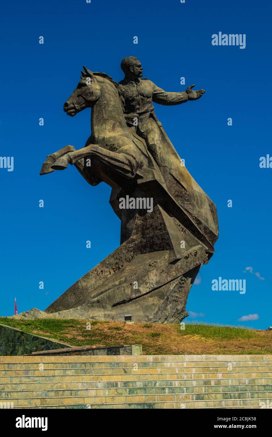 Statue des Generals José Antonio de la Caridad Maceo y Grajales namens El Titan de Bronce“ (der bronzene Titan) auf dem Revolutionsplatz in Santiago de Cuba, Kuba Stockfoto