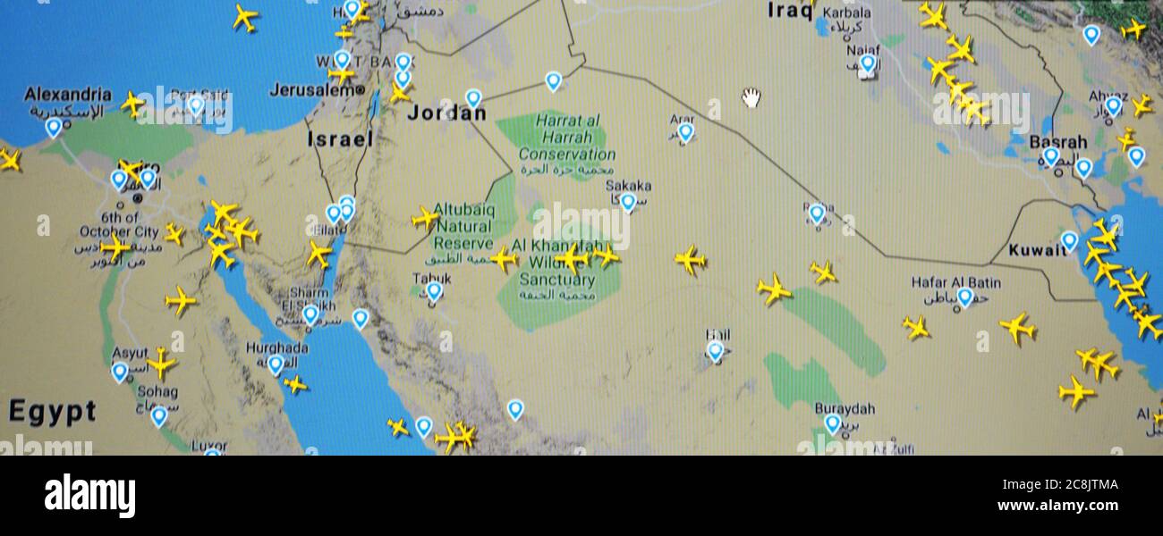 Flugverkehr über Israel, Jordanien, Ägypten, Iran, Saudi-Arabien, Kuwait, Irak (25. juli 2020, UTC 12.16), im Internet über Flightradar 24-Website, Stockfoto