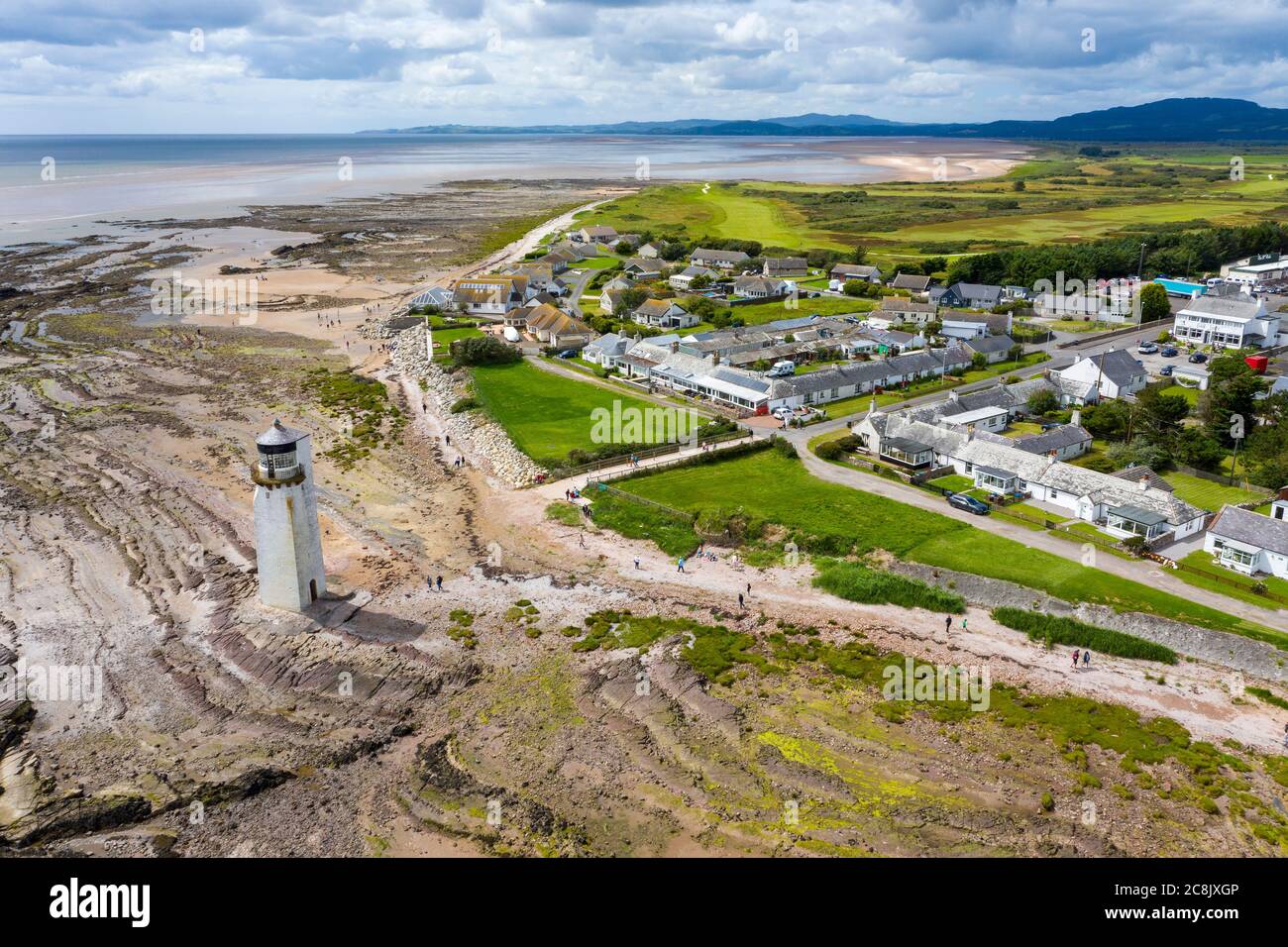 Luftaufnahme des Southerness Leuchtturms und Ferienparks, Dumfries & Galloway, Schottland. Stockfoto