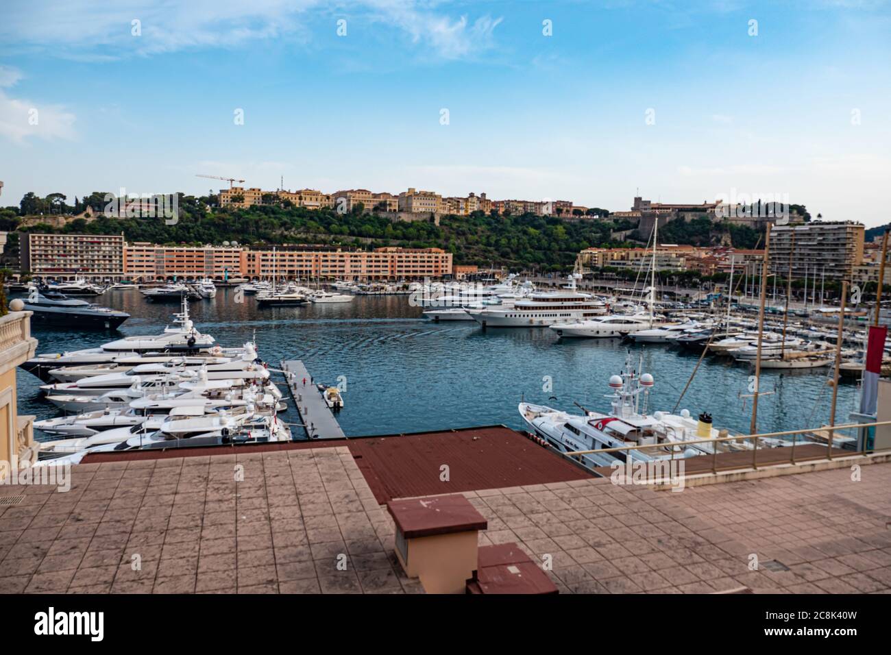 Hafen von Monte Carlo in Monaco - STADT MONTE CARLO, MONACO - 11. JULI 2020 Stockfoto