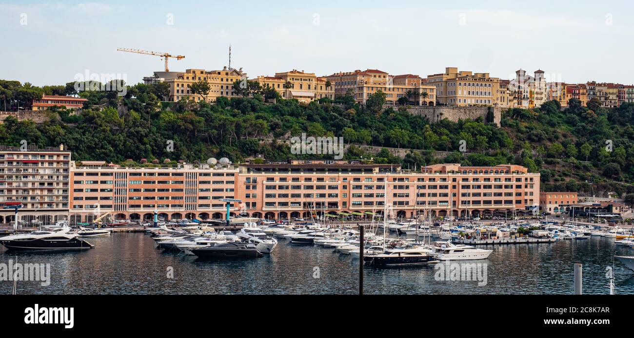 Hafen von Monte Carlo in Monaco - STADT MONTE CARLO, MONACO - 11. JULI 2020 Stockfoto
