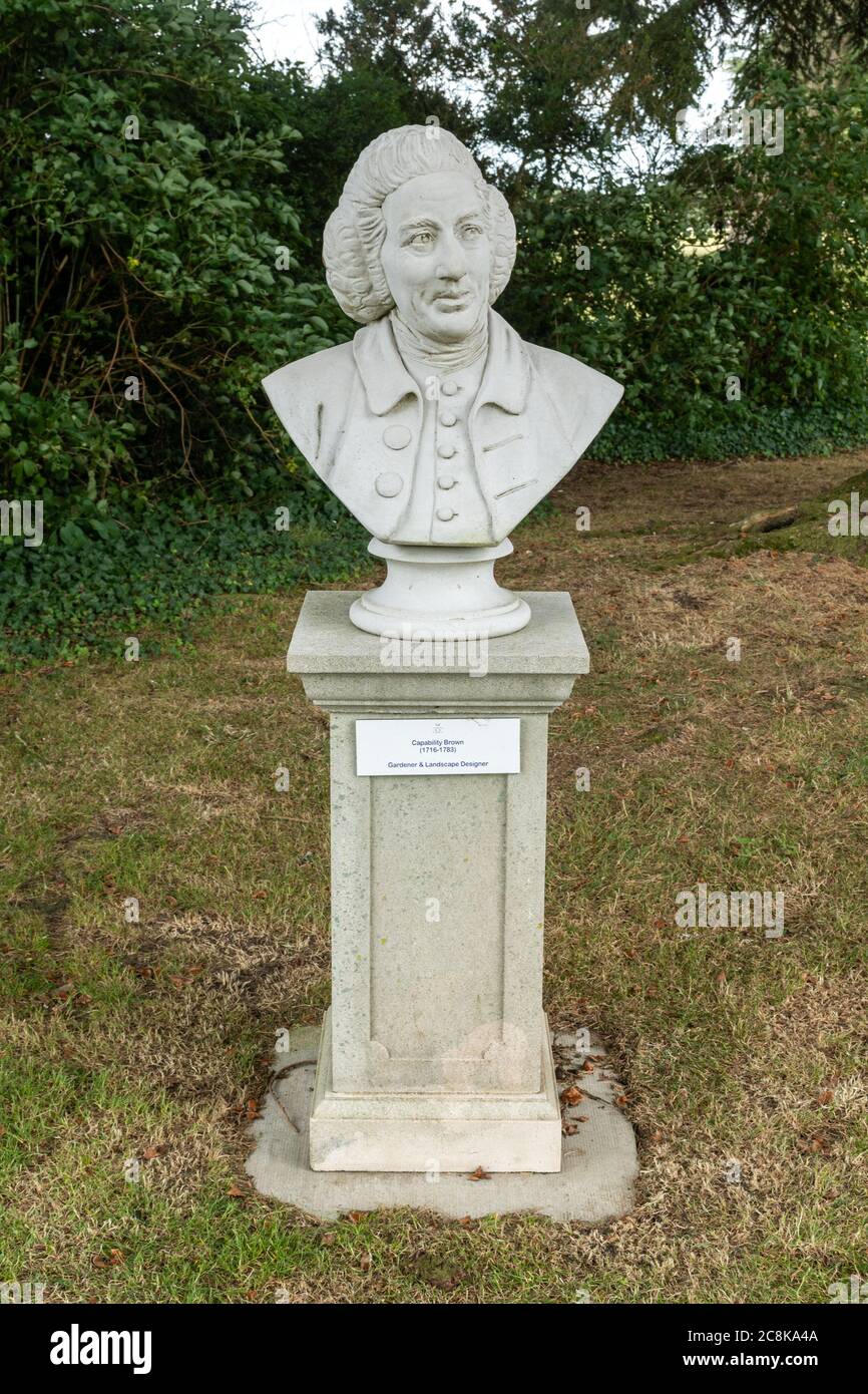 Statue oder Büste von Capability Brown, dem berühmten 18. Landschaftsgärtner und Designer, Großbritannien Stockfoto