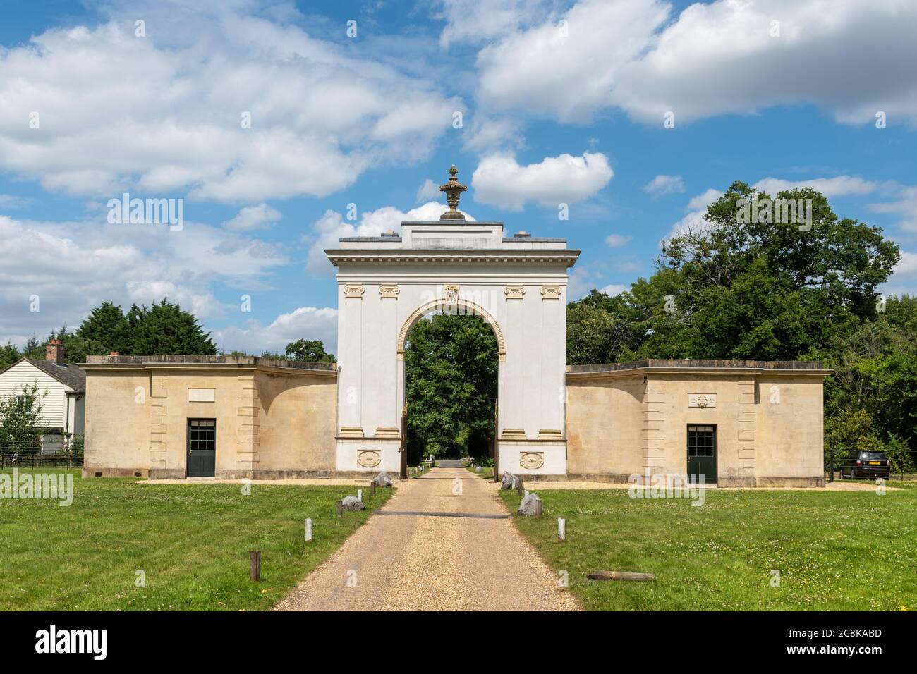 London Lodge, ein georgianischer Eingang zum Landgut Highclere Castle, erbaut 1793, Hampshire, England, Großbritannien Stockfoto