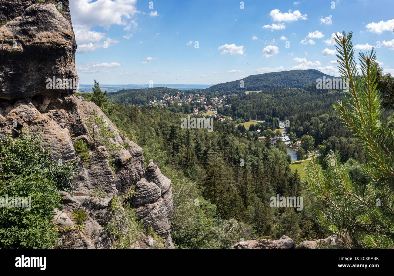 Blick vom Nonnen-Felsen auf Jonsdorf Stockfoto