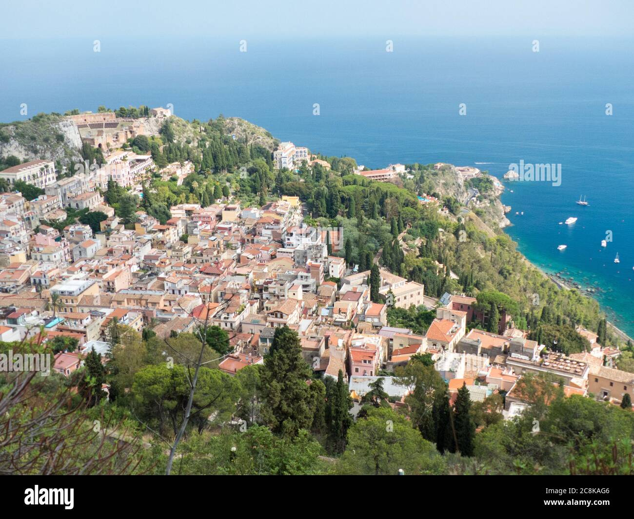 Taormina auf Sizilien: der Blick von der Fußweg zum Castello Saraceno Stockfoto