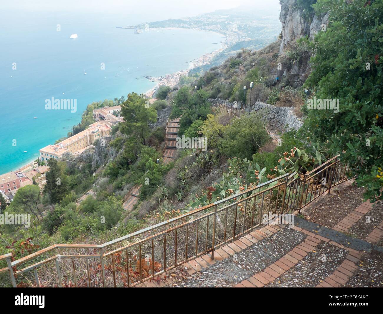 Taormina in Sizilien: Der Wanderweg zum Castello Saraceno Stockfoto