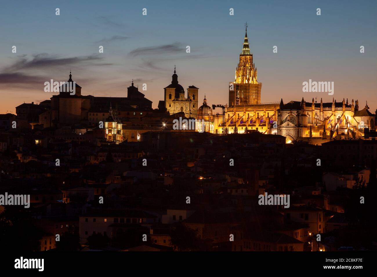 Sonnenuntergang über der Kathedrale von Toledo, Spanien. Stockfoto