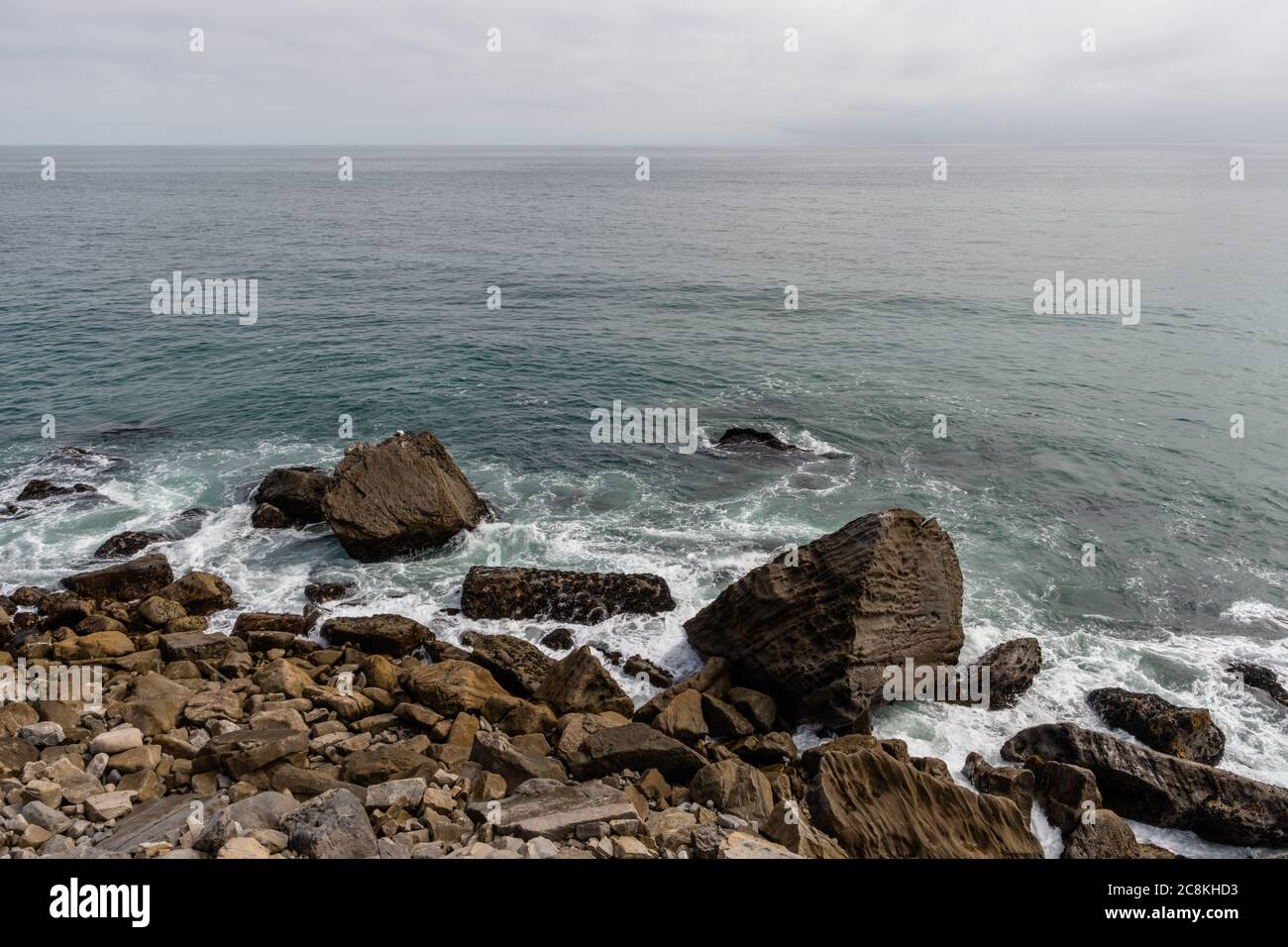 Landschaftlich reizvolle natürliche Felsformation am Point Mugu, Südkalifornien Stockfoto