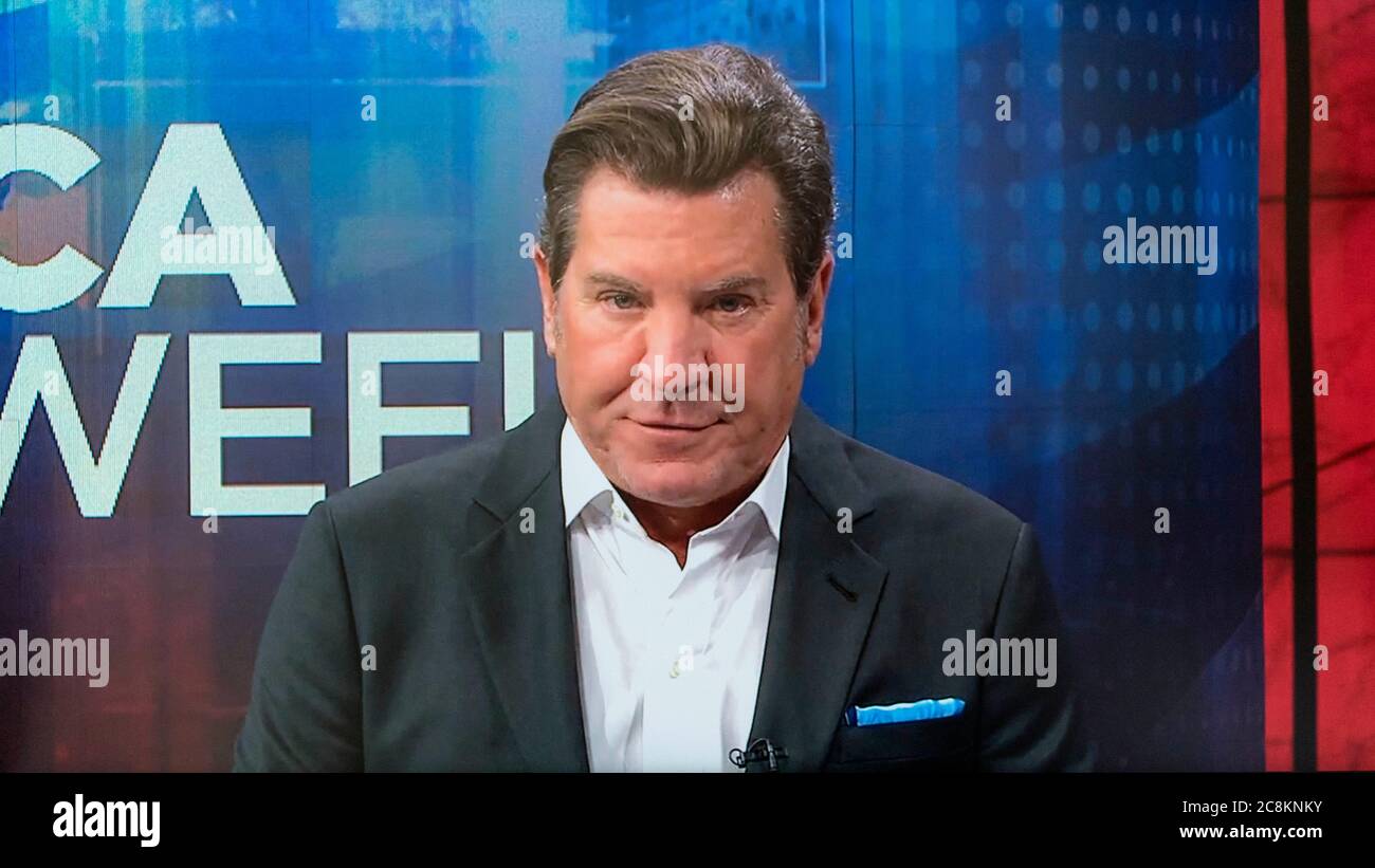 25. Juli 2020 - Washington, District of Columbia, USA - EIN Bildschirmausschnappung der Sinclair Broadcasting Group Show, 'America This Week', veranstaltet von ERIC BOLLING. Die Show wird ein Segment an diesem Wochenende auf seinen fast 300 tv-Stationen in den USA, in denen umstrittenen Virologen JUDY MIKOVITS behauptet, dass Dr. Anthony Fauci, der Direktor des National Institute for Allergy and Infectious Diseases, war in der Herstellung des Virus, das COVID-19 verursacht beteiligt. "Ich glaube, Dr. Anthony Fauci hat das Coronavirus in Monkezellen hergestellt und sie verschifft und dafür bezahlt, um zu versenden Stockfoto