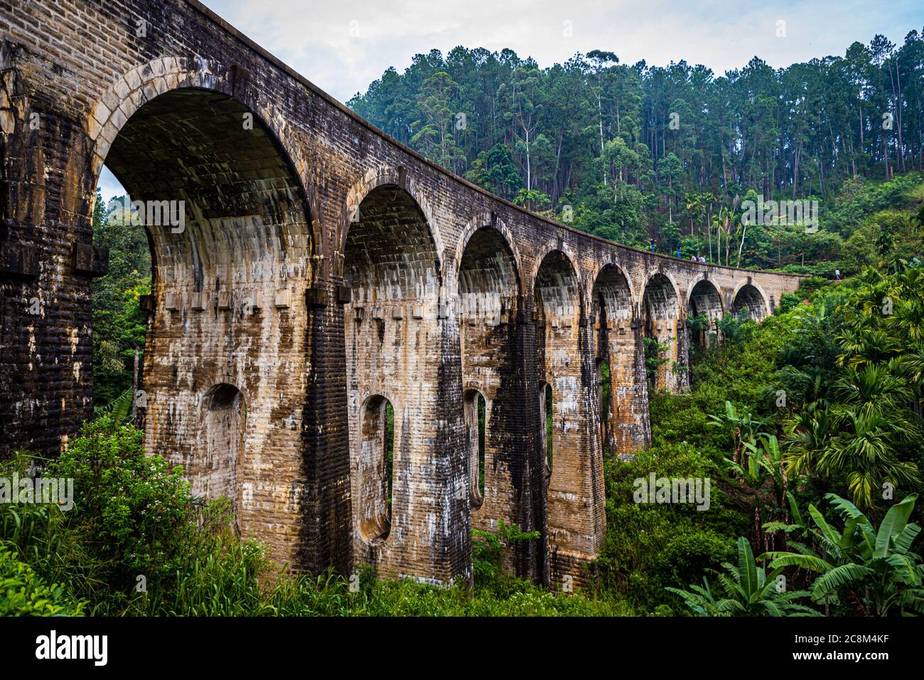Nine Arch Bridge von unten in Ella, Sri Lanka Stockfoto