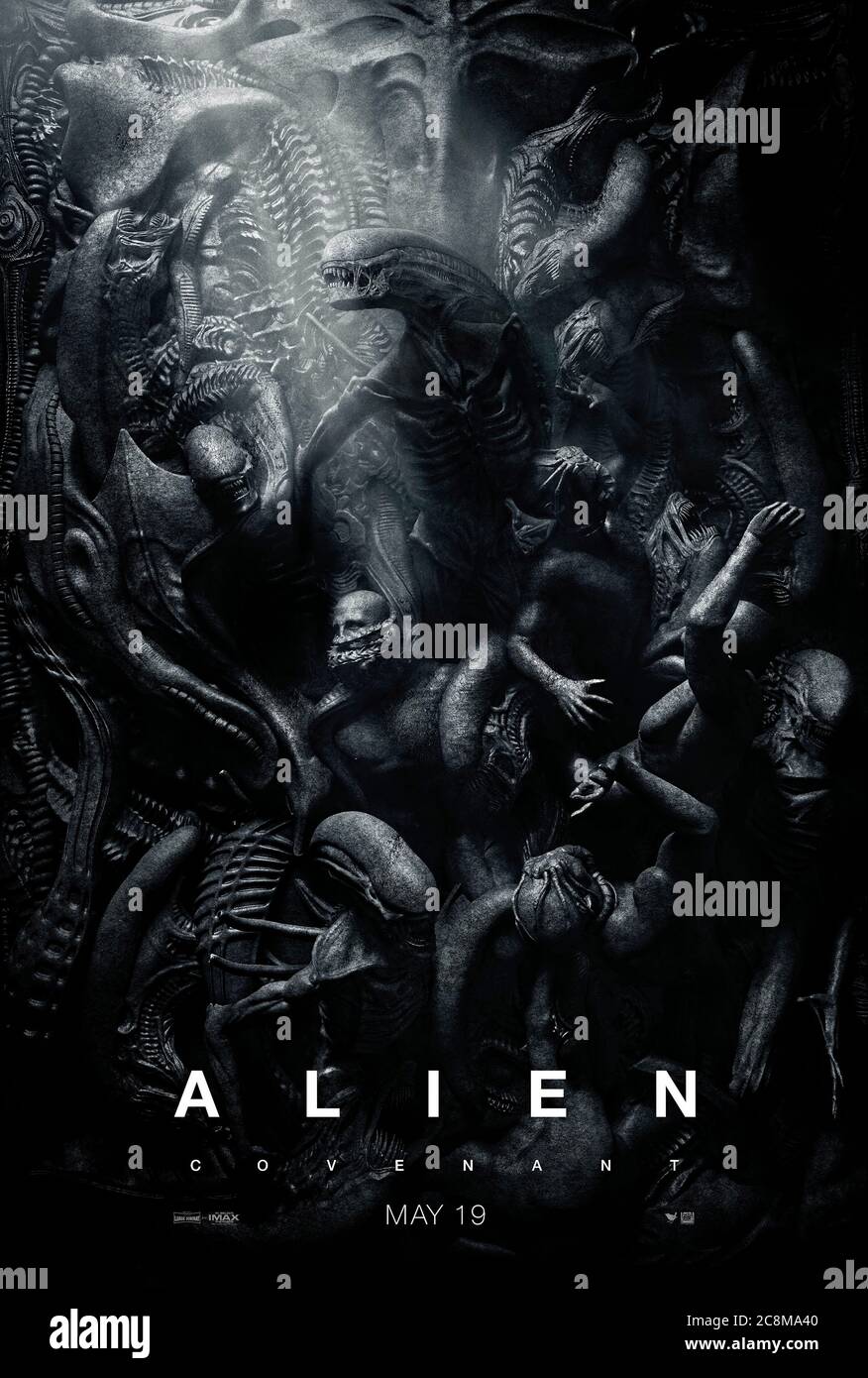 Alien: Covenant (2017) Regie: Ridley Scott mit Michael Fassbender, Katherine Waterston, Billy Crudup und Danny McBride. Fortsetzung der Prequel, landet ein Raumschiff auf der Engineer Heimatwelt und trifft neomorph Aliens. Stockfoto