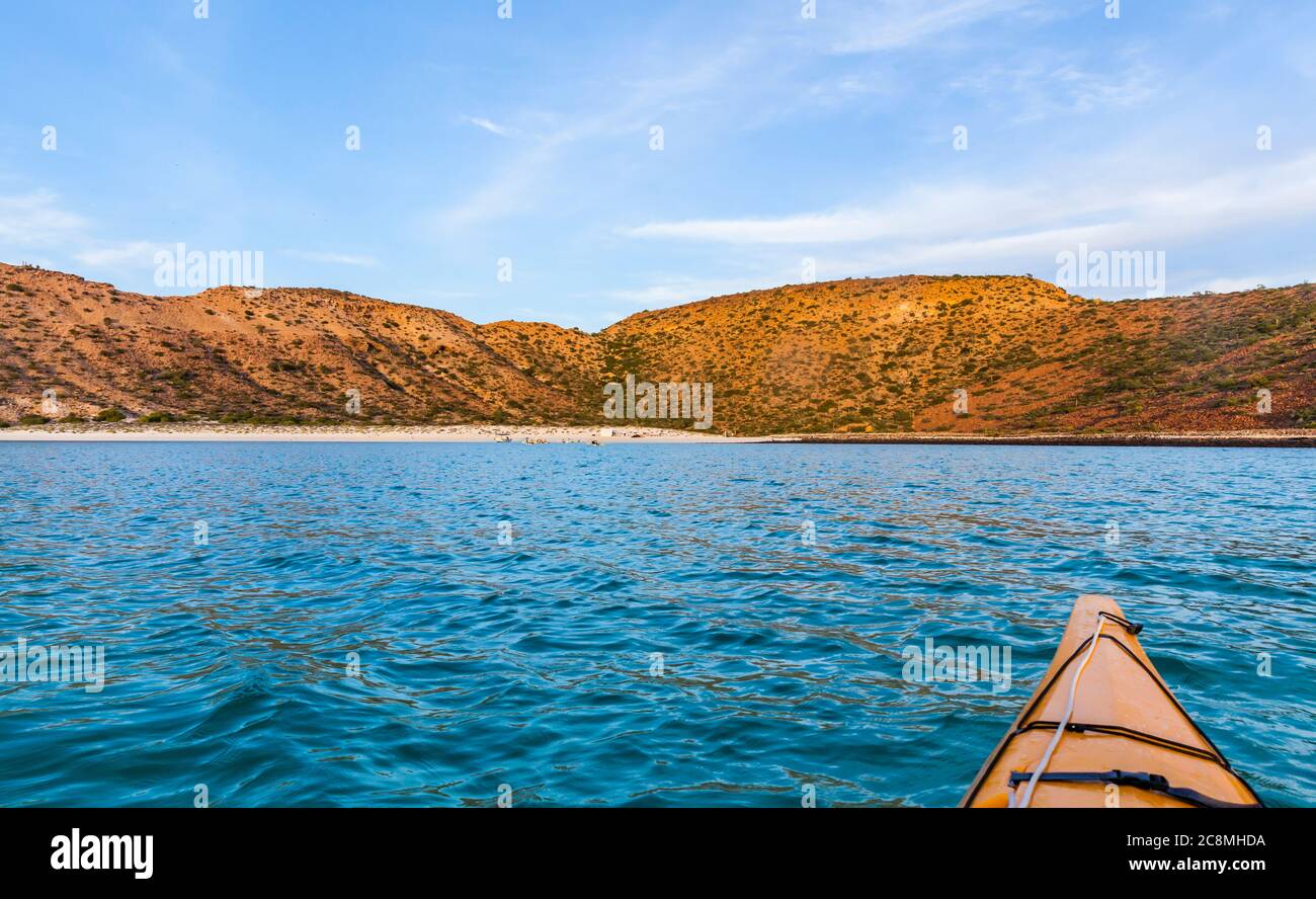 Ein touristisches Kajaktourencamp auf Isla Espiritu Santo, BCS, Mexiko. Stockfoto