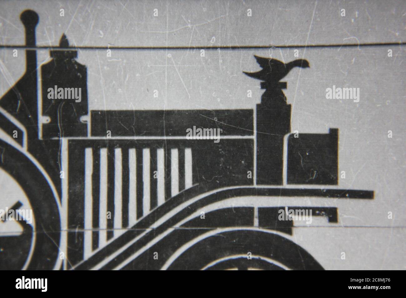 Feine 70er Jahre Vintage schwarz-weiß Lifestyle-Fotografie des Profils eines Modells t ford auf einem Garagentor, Zinn lizzie, Jitney, flivver, springende Lena. Stockfoto