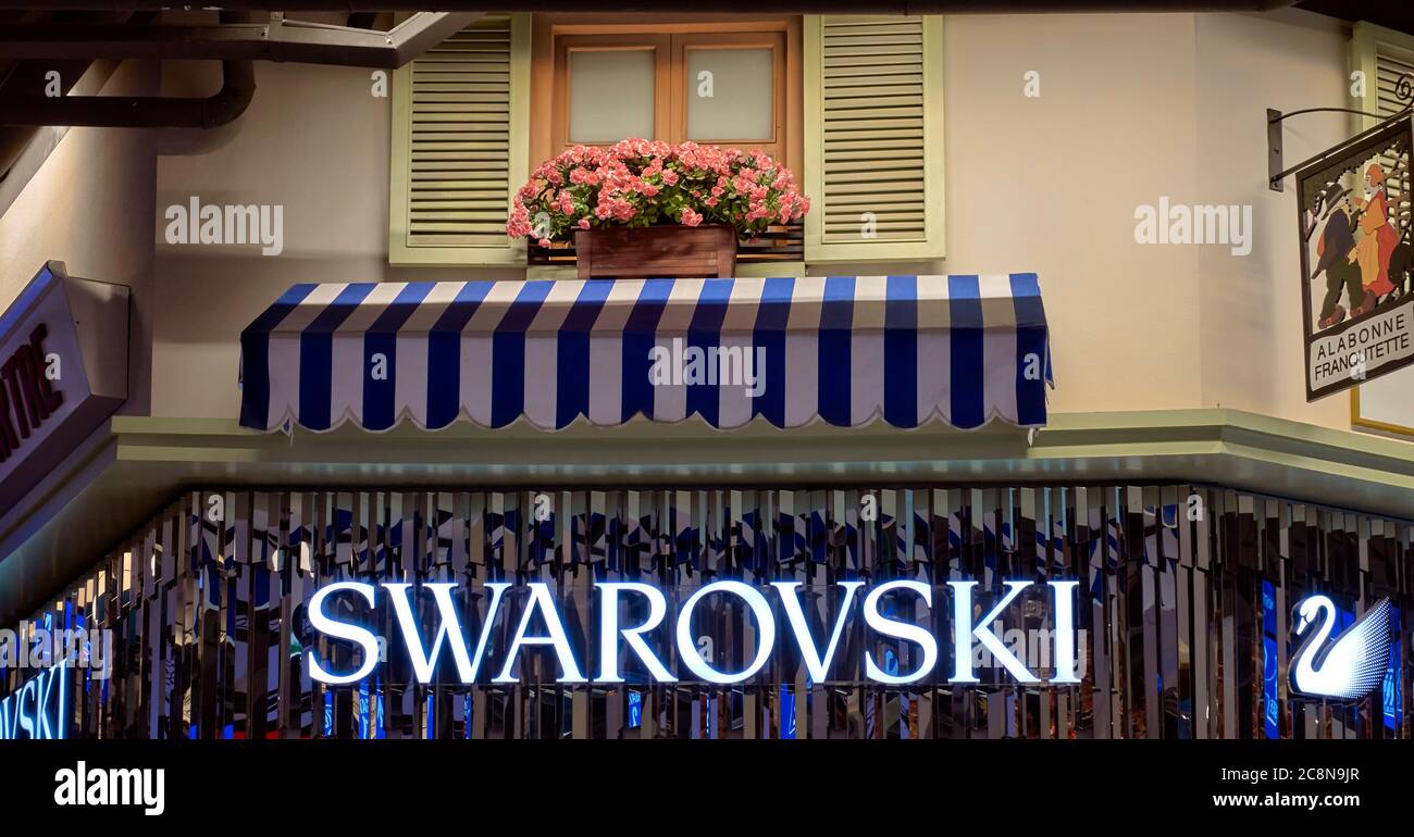 Swarovski Shop Fassade mit Logo Stockfoto
