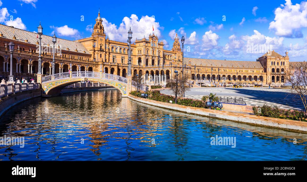 Berühmte Sehenswürdigkeiten von Andalusien, Spanien - schöne Stadt Sevilla, Plaza de Espana (Spanien Platz) Stockfoto