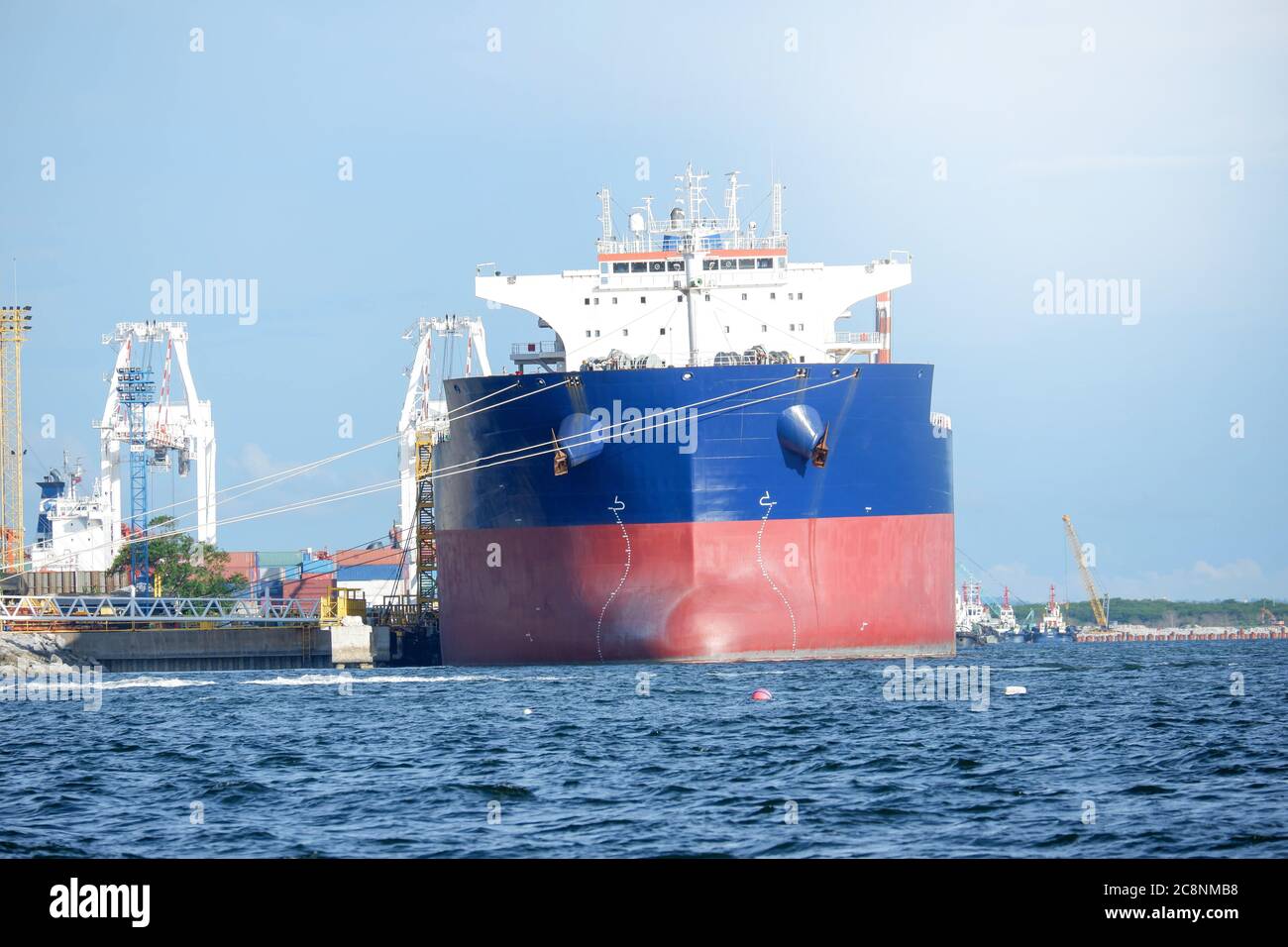 Offshore-Containerschiff für den Seeverkehr Stockfoto