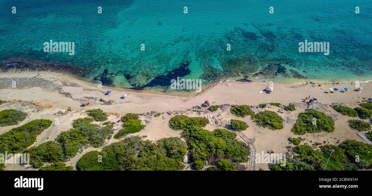Punta Prosciutto ist ein wunderschöner Küstenabschnitt des Salento, der zur Gemeinde Porto Cesareo, Region Apulien, Süditalien, gehört. Stockfoto