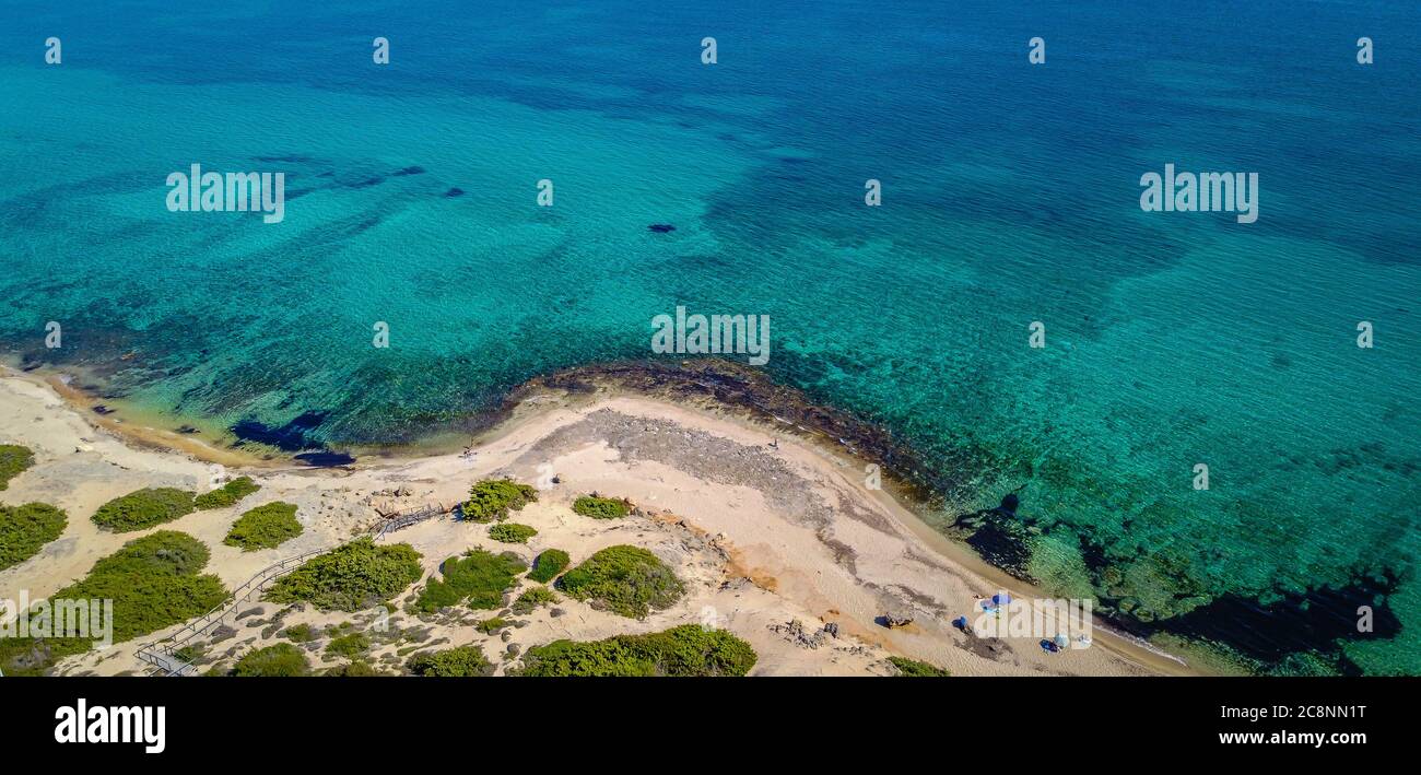 Punta Prosciutto ist ein wunderschöner Küstenabschnitt des Salento, der zur Gemeinde Porto Cesareo, Region Apulien, Süditalien, gehört. Stockfoto
