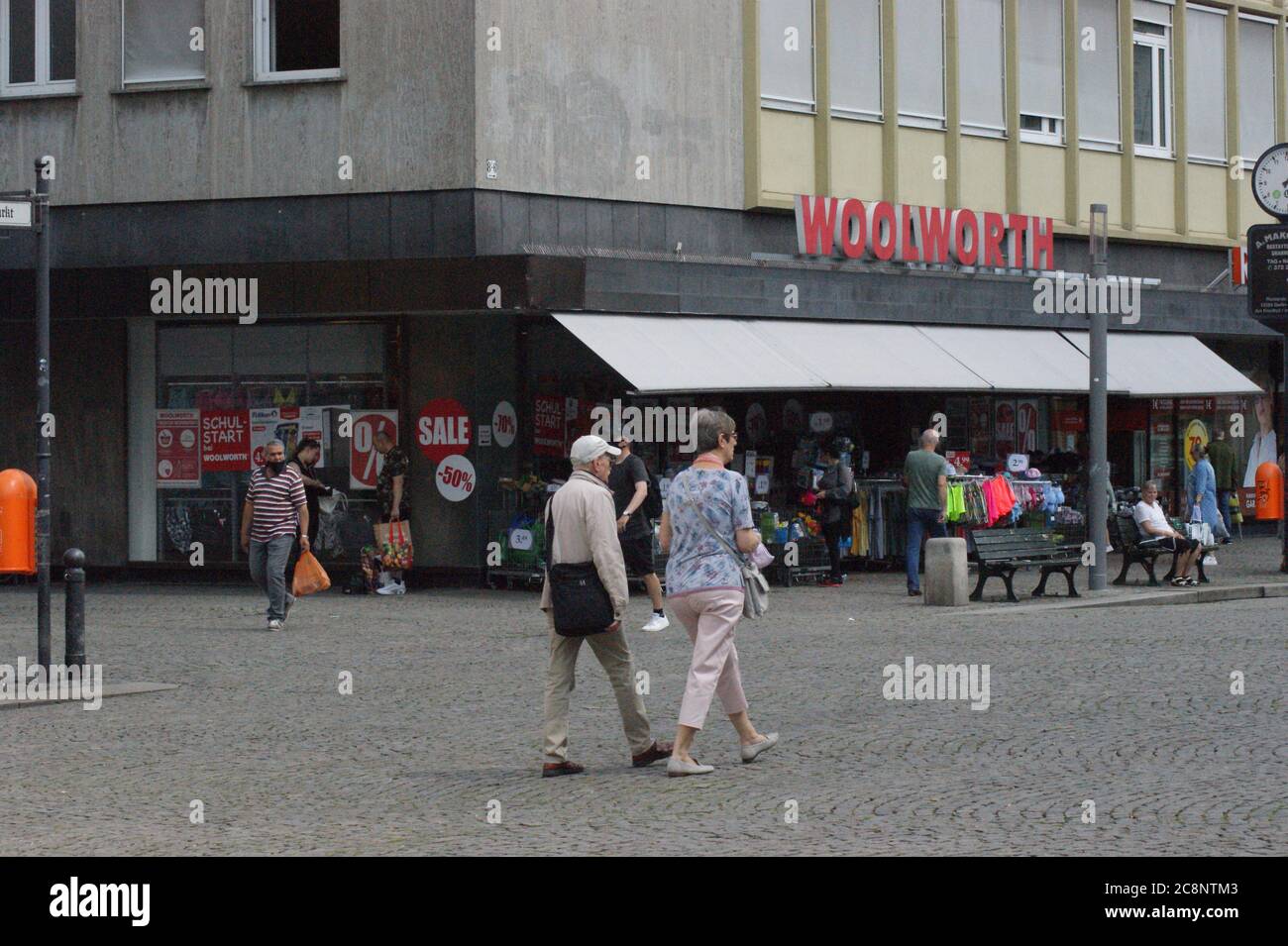 Woolworth-Filiale am Markt in Berlin-Spandau Stockfoto