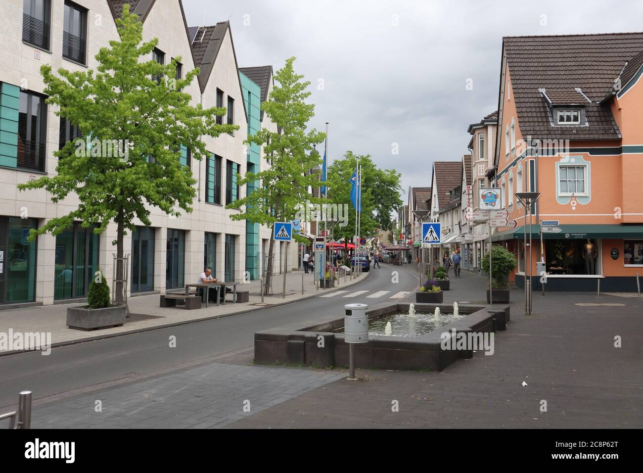 Rheinbach, Nordrhein-Westfalen - Juni 14 2020: In der Hauptstraße von Rheinbach, deutsche Stadt 20km neben Bonn Stockfoto