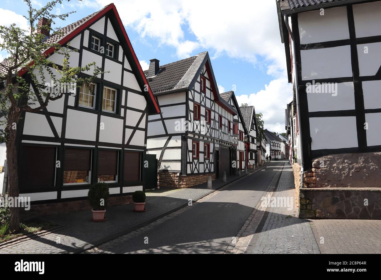 Mechernich-Kommern, Nordrhein-Westfalen - Juni 18 2020: Traditionelle Architektur im Dorf Kommern, in der Eifel Stockfoto