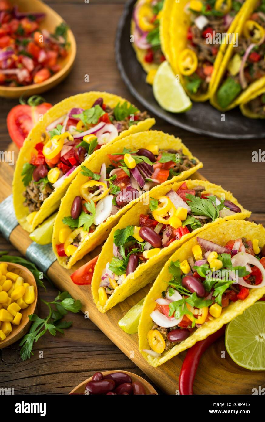 Mexikanische Küche: Frische Tacos mit Hackfleisch Stockfoto