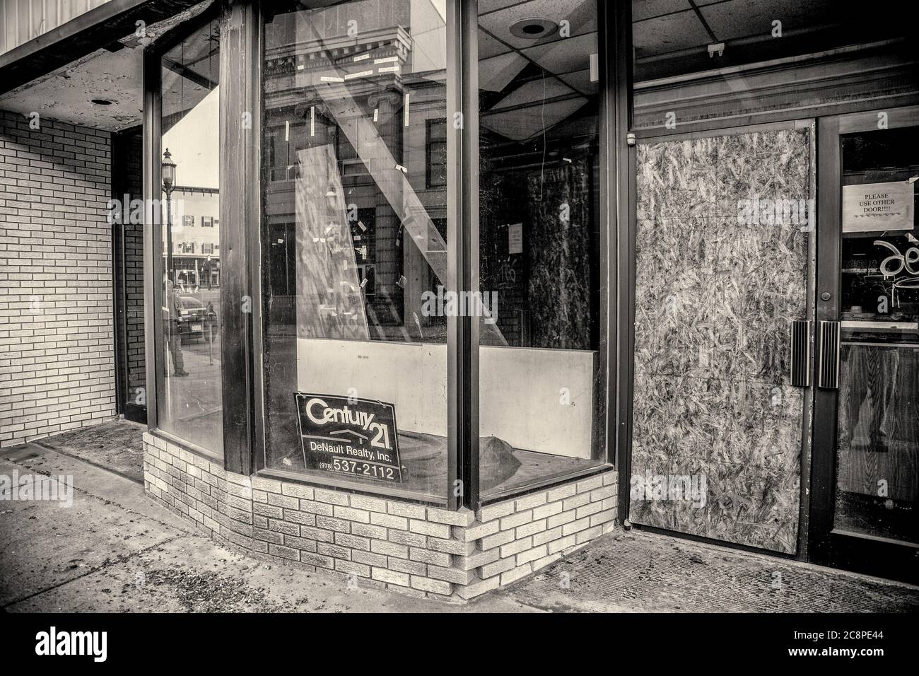 Ein geschlossenes Geschäft in der Innenstadt von Gardner, Massachusetts zu vermieten Stockfoto