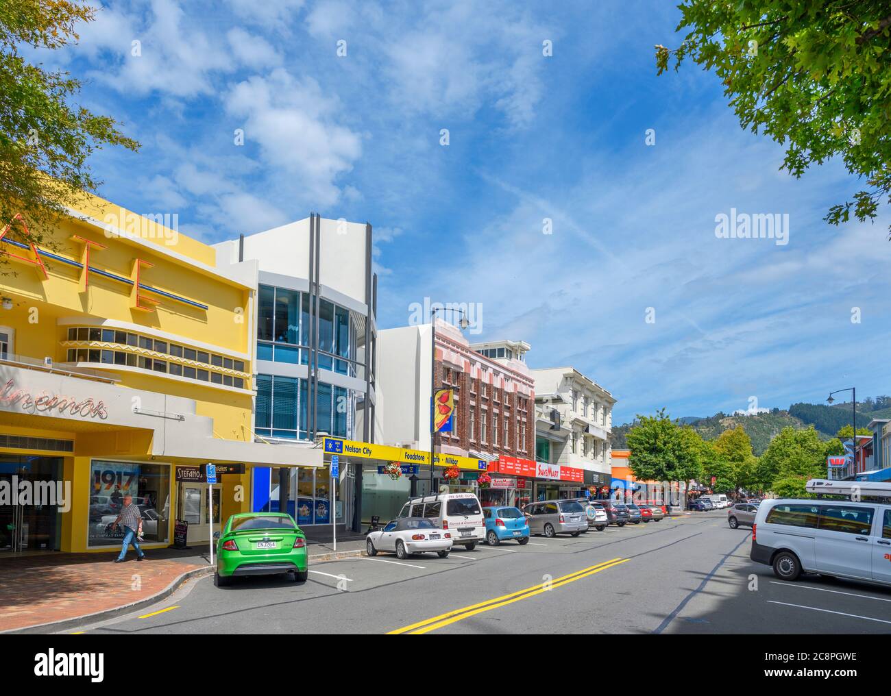 Trafalgar Street, die Hauptstraße im historischen Stadtzentrum von Nelson, Neuseeland Stockfoto