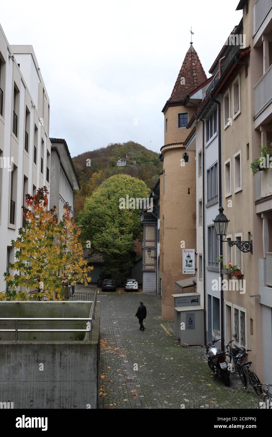 Baden, Kanton Aargau (AG)/ Schweiz - November 02 2019: Zur Herbstzeit im Stadtzentrum von Baden, Kanton Aargau, Schweiz Stockfoto