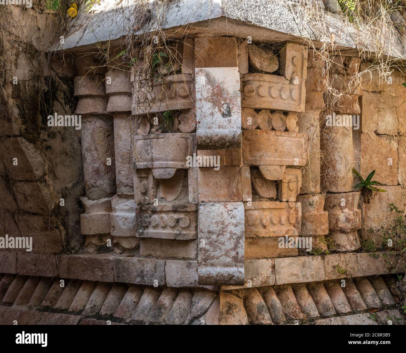 Der Palast oder El Palacio in den Ruinen der Maya-Stadt Labna sind Teil der prähispanischen Stadt Uxmal UNESCO-Weltkulturerbe-Zentrum in Yucatan, M Stockfoto