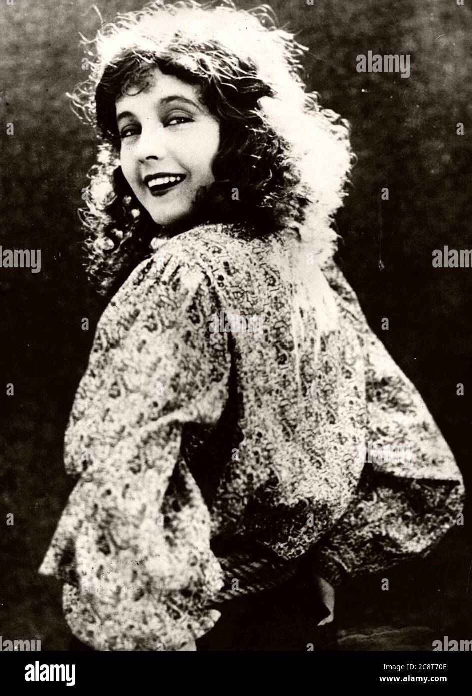 M cin port bronson betty Fotos und Bildmaterial in hoher Auflösung