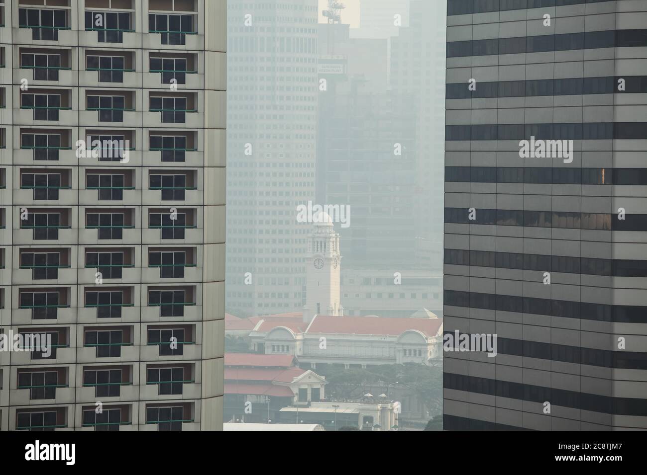 Haze Verschmutzungsgrad in Singapur, die Gesundheitsrisiko oder Atemwegsproblem für die Menschen in der Stadt verursachen kann. Singapur, Südostasien, Stockfoto