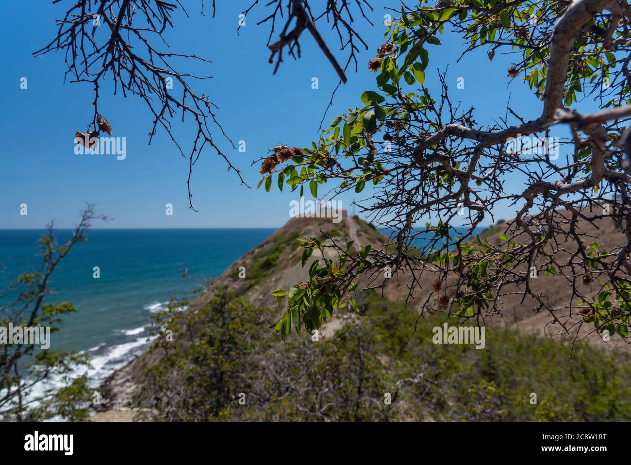 Meereslandschaft vom Kap Emine an der bulgarischen Schwarzmeerküste An einem heißen Sommertag Stockfoto