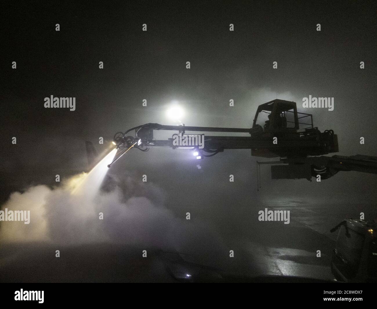 Entfrosterschalter auf Flughafen Gardermoen, Dezember 2019 | Verwendung weltweit Stockfoto