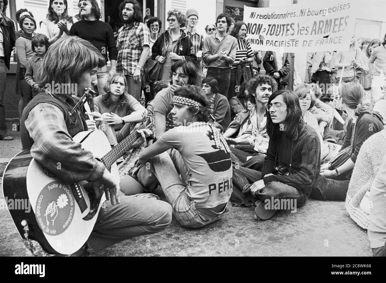 Antinukleäre und pazifistische internationale März im Elsass und in Deutschland, Sommer 1977 Stockfoto
