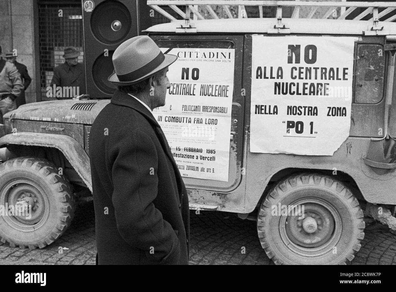 Italien, Demonstration der Landwirte bei der Handelskammer von Vercelli gegen die Verdoppelung des Kernkraftwerks Trino Vercellese (Februar 1985) Stockfoto