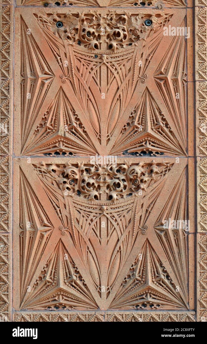 Detail der dekorativen Terracotta-Verkleidung am Guaranty Building (1896) in Buffalo, NY, entworfen von den Architekten Louis Sullivan und Dankmar Adler. Stockfoto