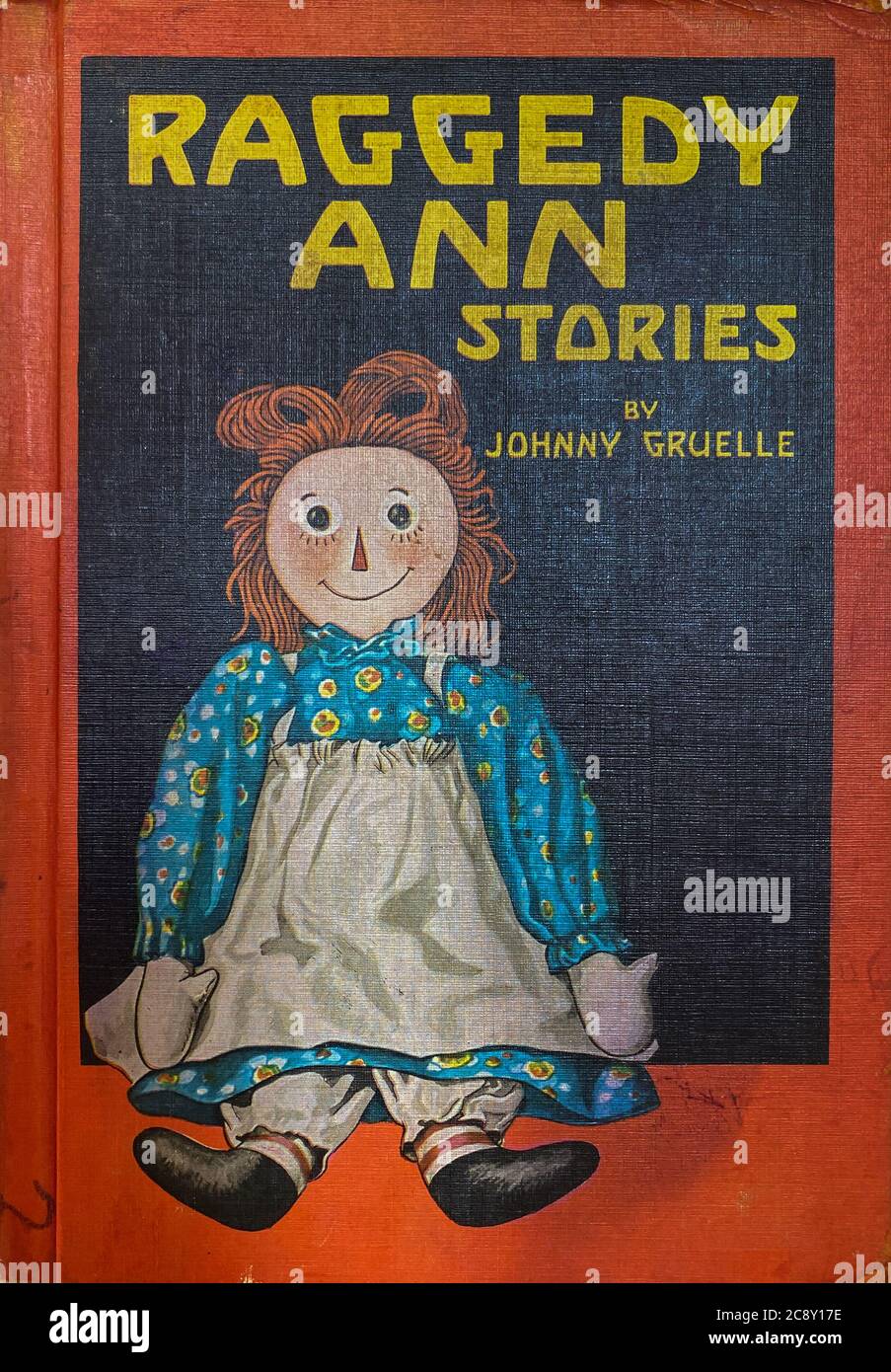 WOODBRIDGE, NEW JERSEY - 27. Juli 2020: Eine Sammlung von alten Raggedy Ann und Andy Kinderbüchern Stockfoto