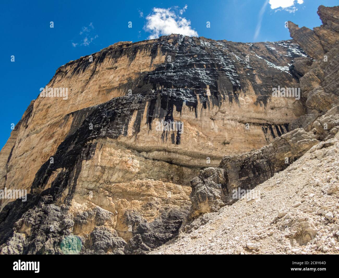 Klettern auf dem Klettersteig Pisciadu der Sellagruppe in den Dolomiten, Südtirol Stockfoto