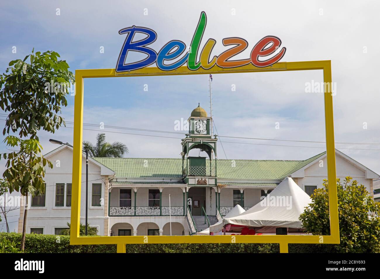High Court Building / Supreme Court / Gerichtsgebäude im Kolonialstil in Belize City, Karibik, Mittelamerika Stockfoto
