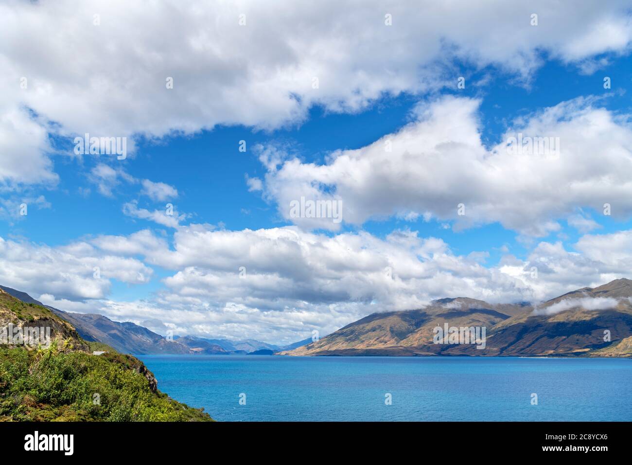 Blick von Makarora-Lake Hawea Road, Lake Wanaka, Southern Lakes, Otago, Neuseeland Stockfoto